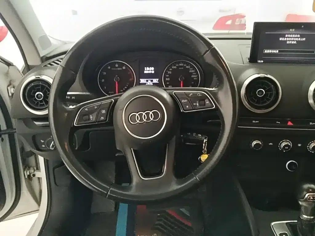 Audi A3 2018 30th Anniversary Edition Limousine 35 TFSI Fashion Model — миниатюра 11