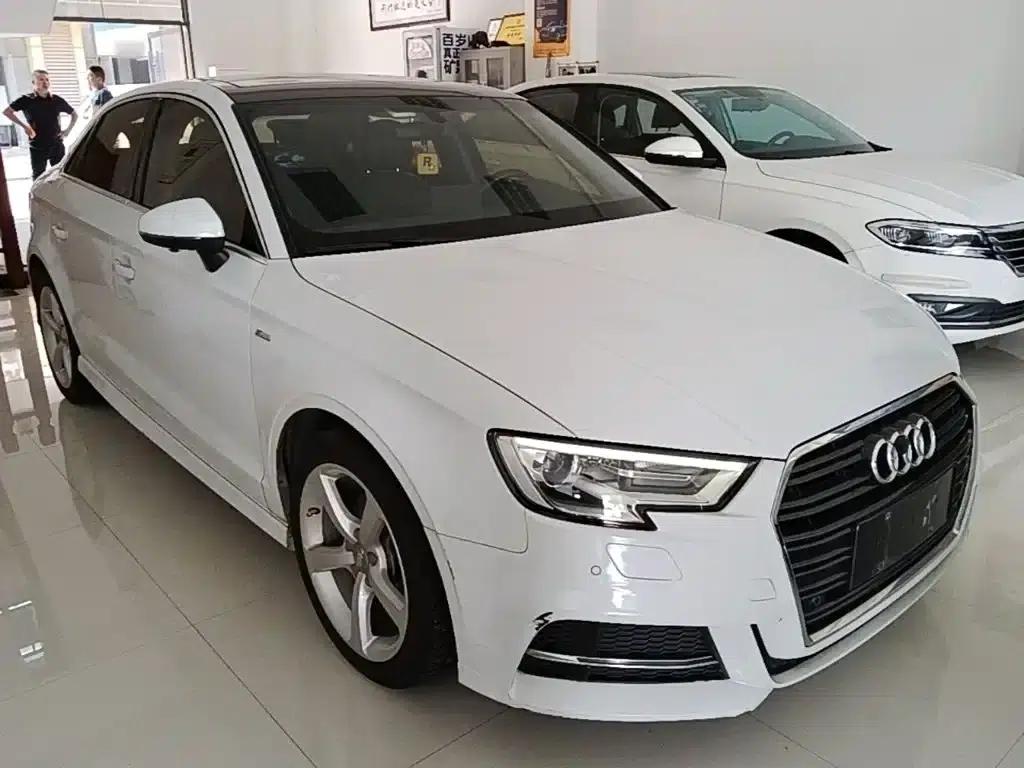 Audi A3 2018 30th Anniversary Edition Limousine 35 TFSI Fashion Model — миниатюра 4