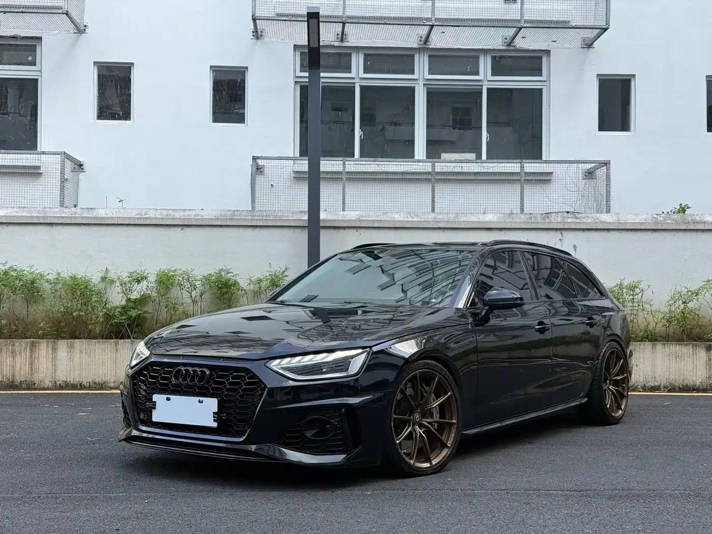 2021 Audi A4 (Imported) Avant 40 TFSI Fashionable Elegant Model — миниатюра 1