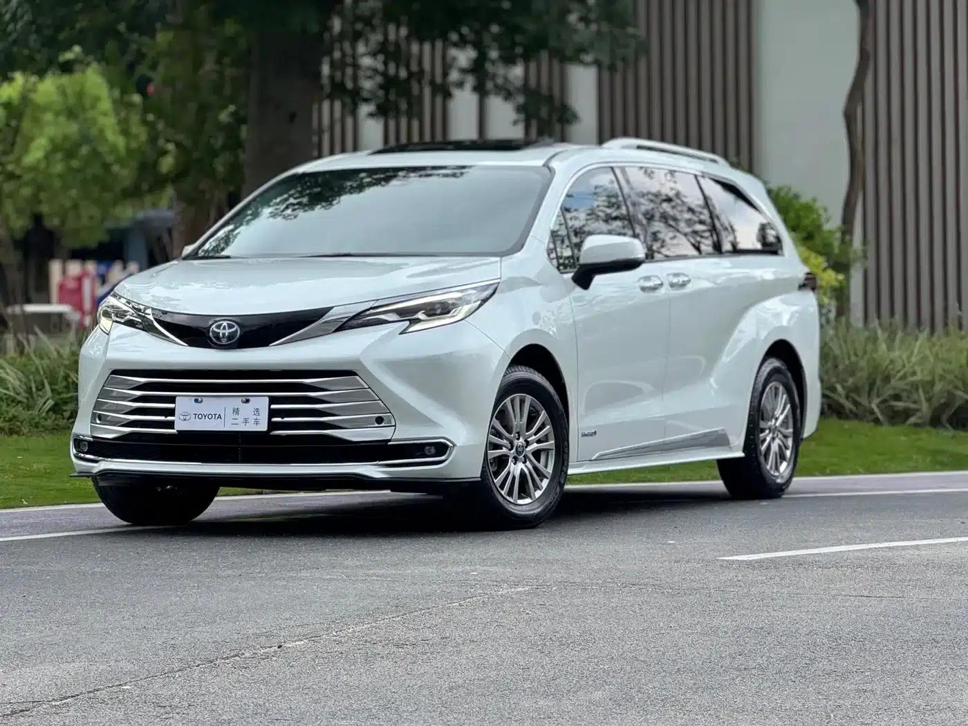 2021 Sienna 2.5L Hybrid Comfort Edition — миниатюра 1