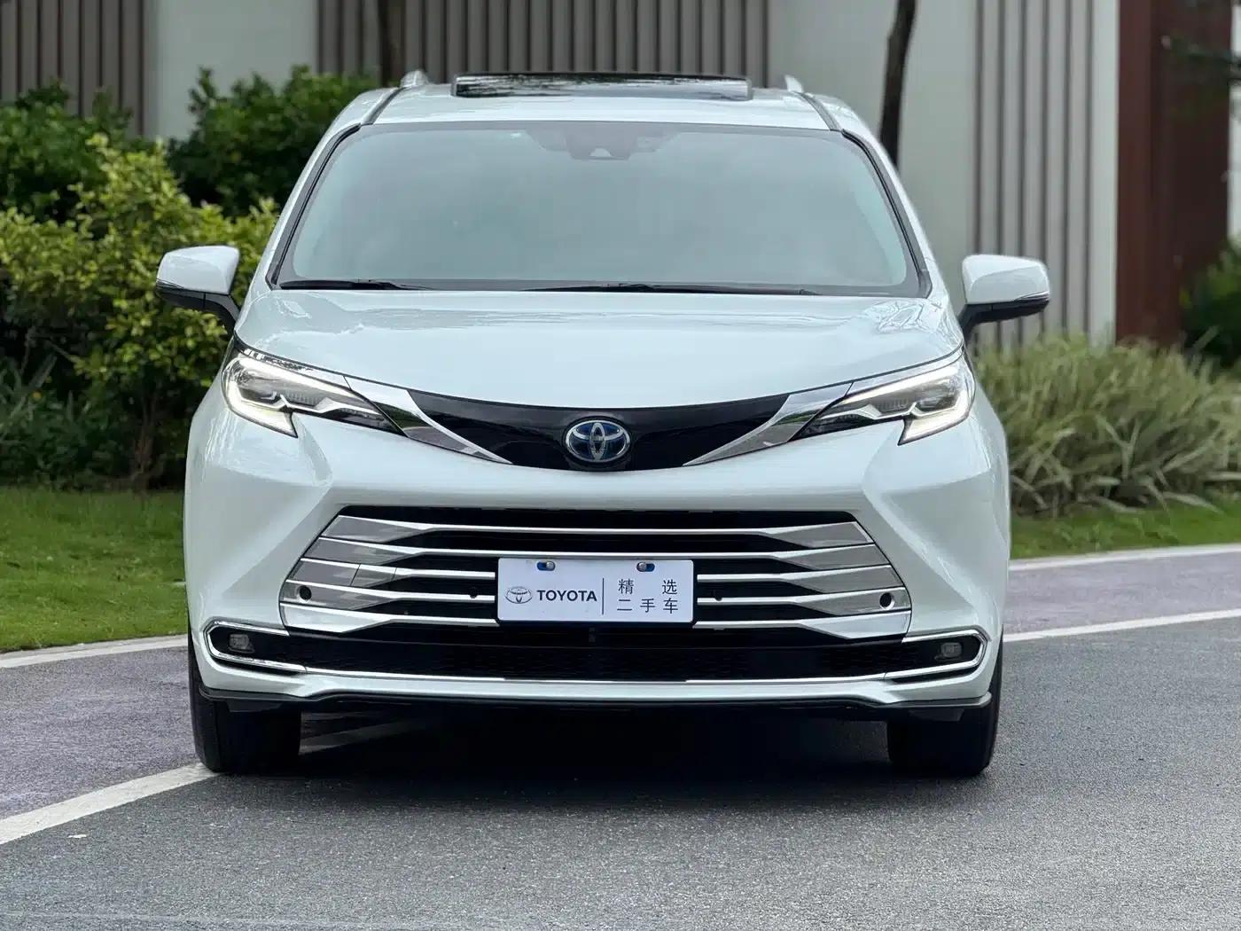 2021 Sienna 2.5L Hybrid Comfort Edition — миниатюра 2