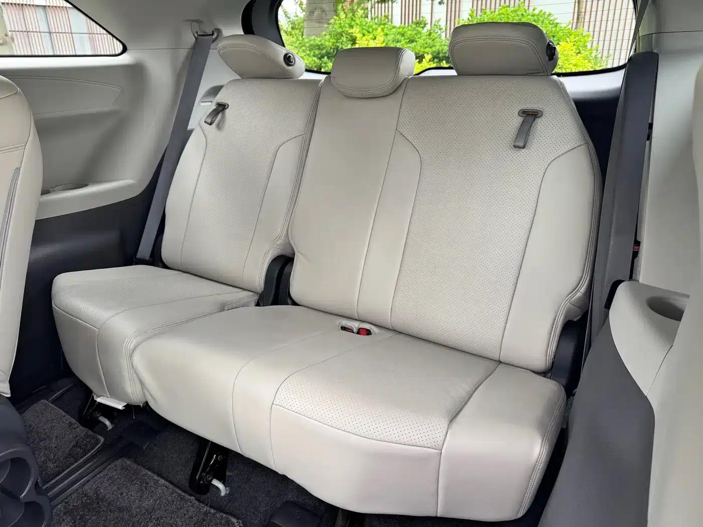 2021 Sienna 2.5L Hybrid Comfort Edition — миниатюра 11