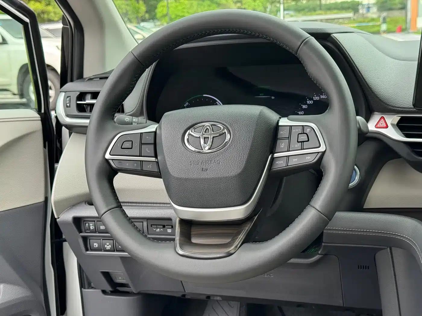 2021 Sienna 2.5L Hybrid Comfort Edition — миниатюра 12