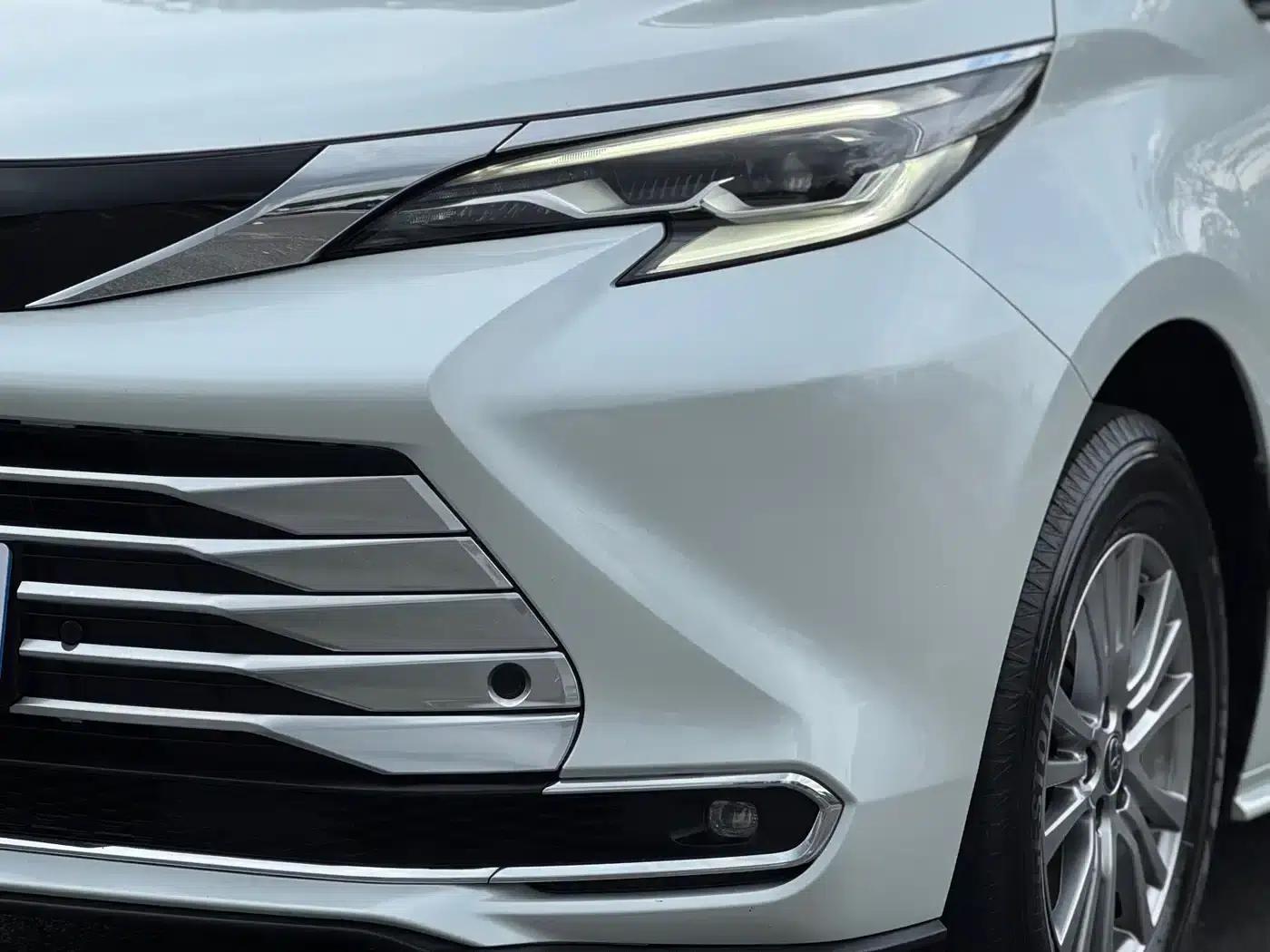 2021 Sienna 2.5L Hybrid Comfort Edition — миниатюра 16