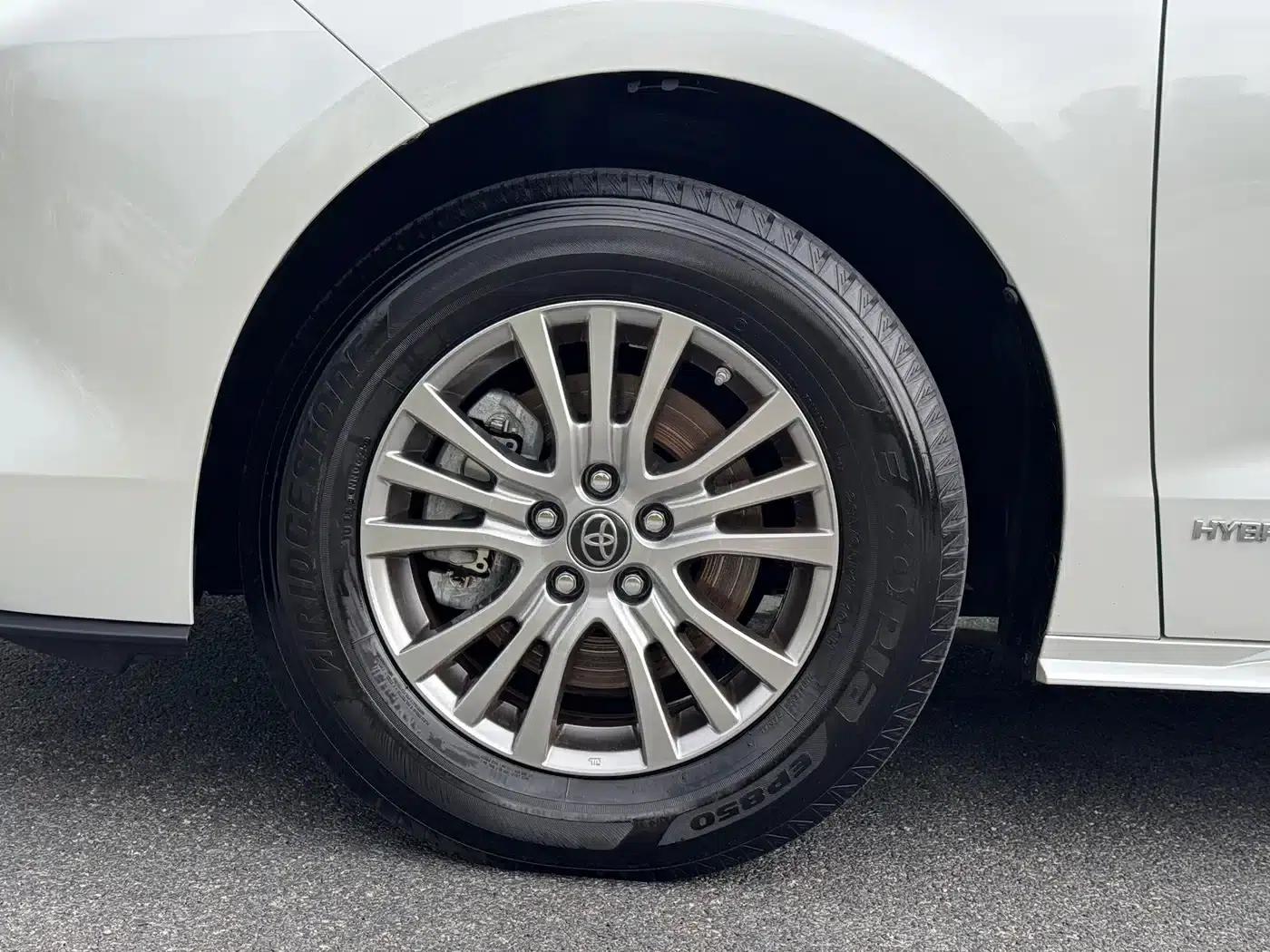 2021 Sienna 2.5L Hybrid Comfort Edition — миниатюра 17