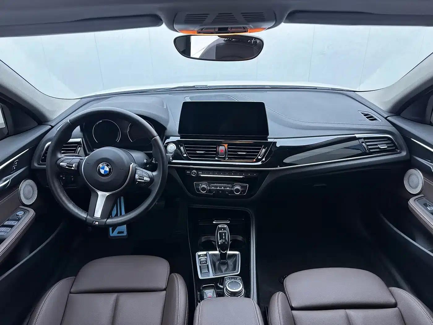 2022 BMW 1 Series 120i M Sport Shadow Edition — миниатюра 6