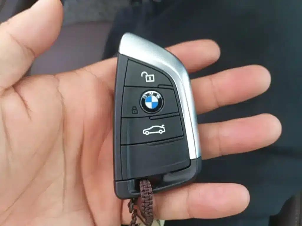 2021 BMW 1 Series 120i M Sport Shadow Edition — миниатюра 9