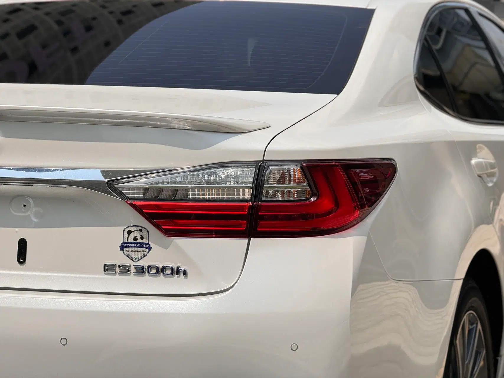 Lexus ES 2015 300h Comfort Edition — миниатюра 9