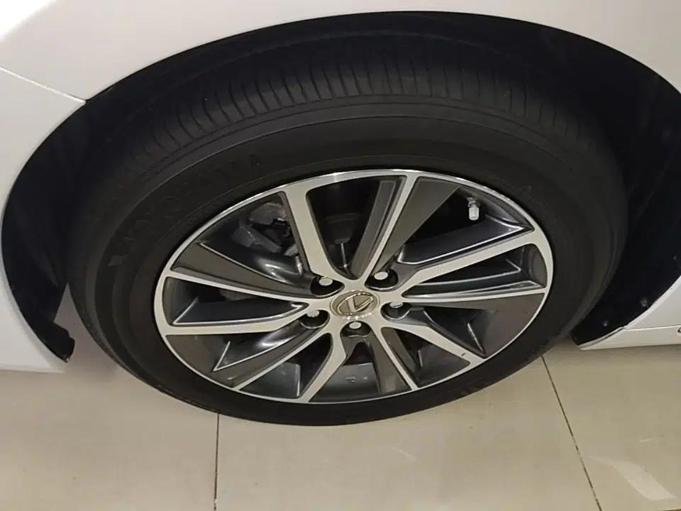 Lexus ES 2015 300h Comfort Edition — миниатюра 10