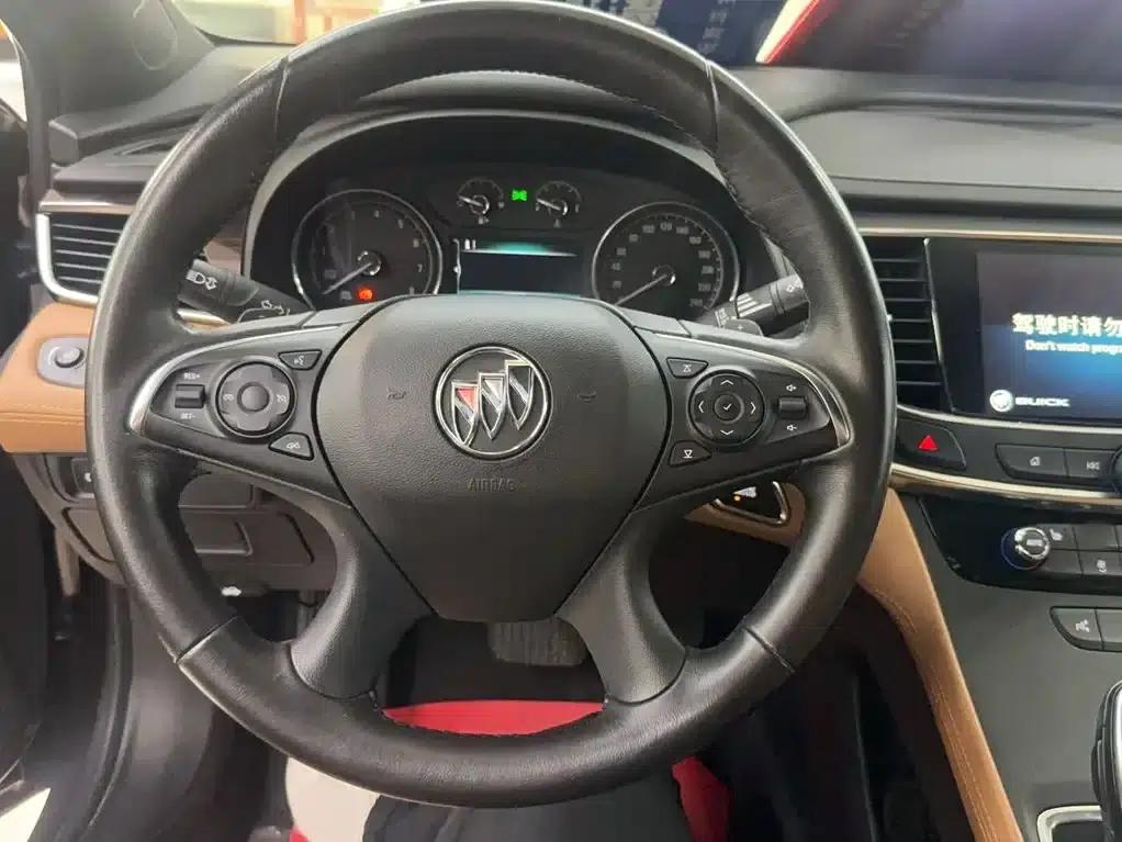 Buick LaCrosse 2018 28T Elite — миниатюра 3
