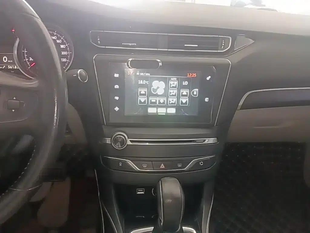 Peugeot 408 2014 1.6T Automatic Premium Edition — миниатюра 13