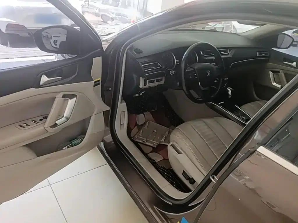 Peugeot 408 2014 1.6T Automatic Premium Edition — миниатюра 16
