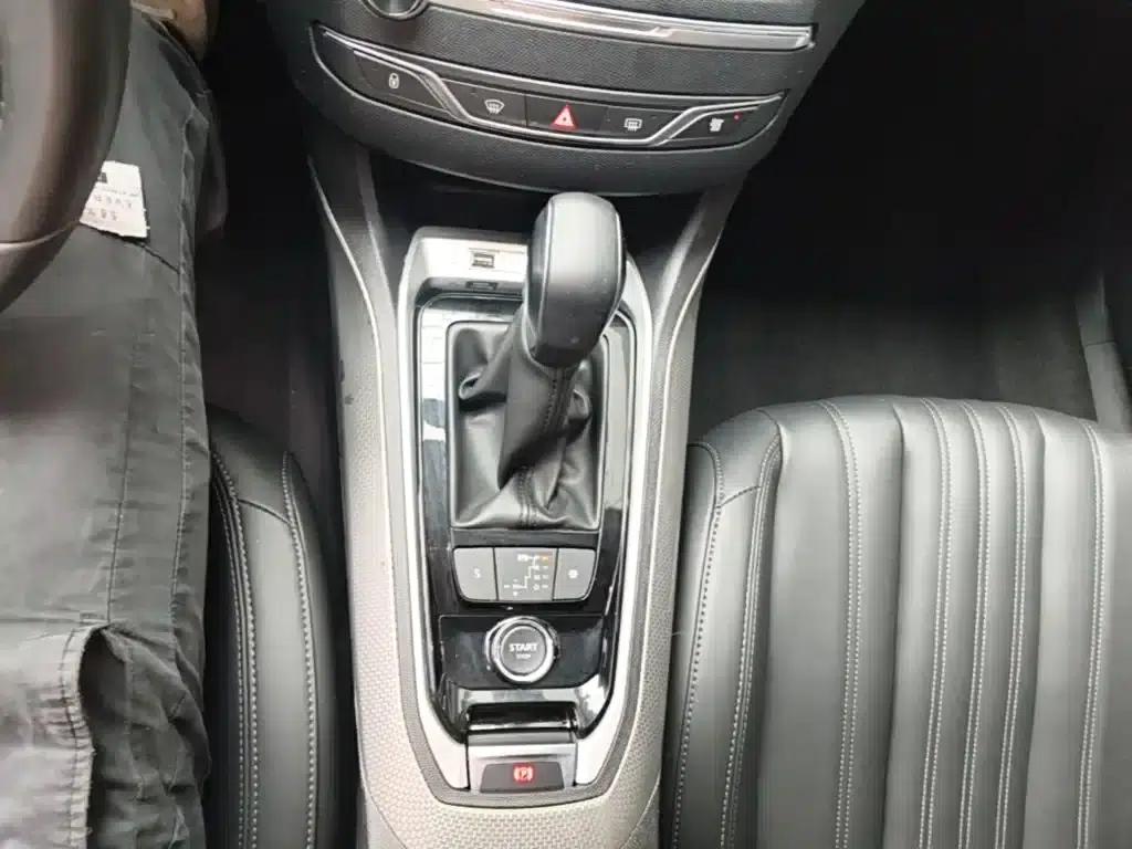 Peugeot 408 2020 360THP 10th Anniversary Edition — миниатюра 14