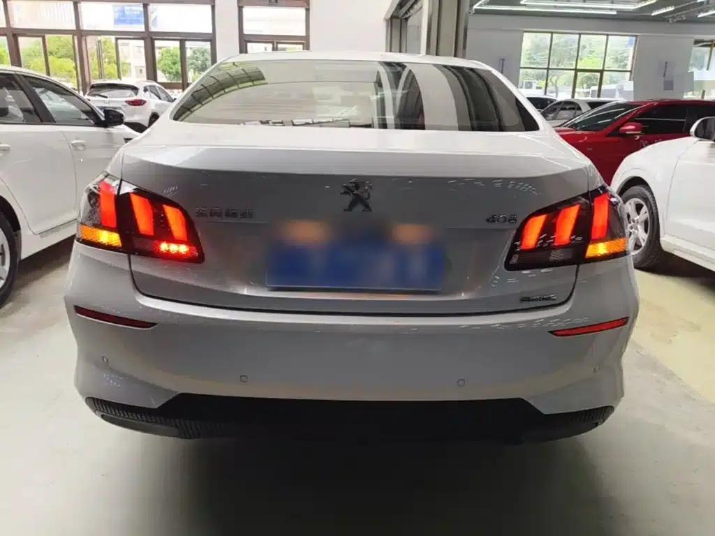 Peugeot 408 2020 360THP 10th Anniversary Edition — миниатюра 6