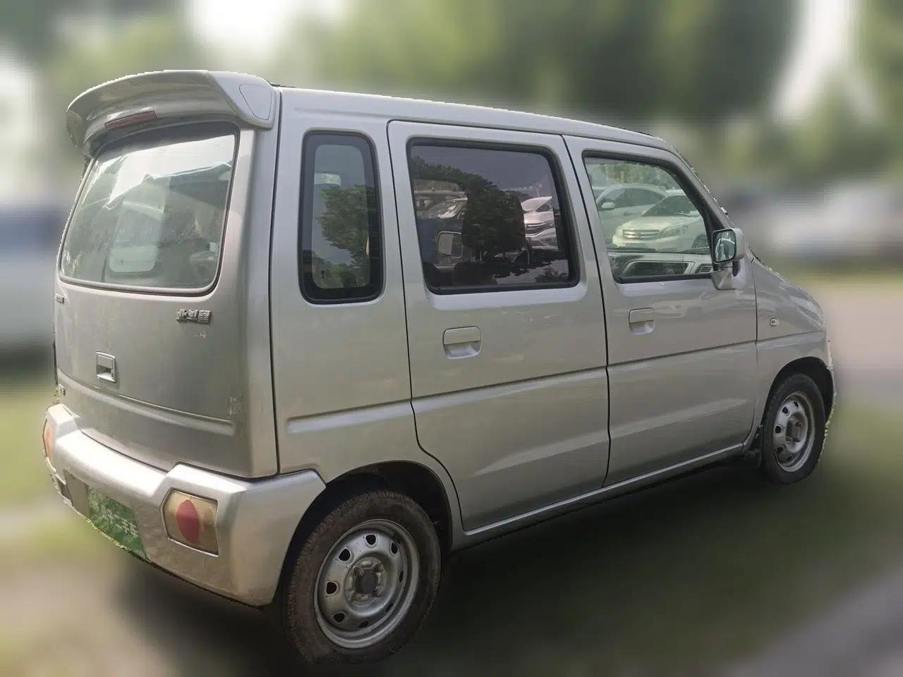 Suzuki Wagon R 2015 1.0L Manual Utility Model — миниатюра 6