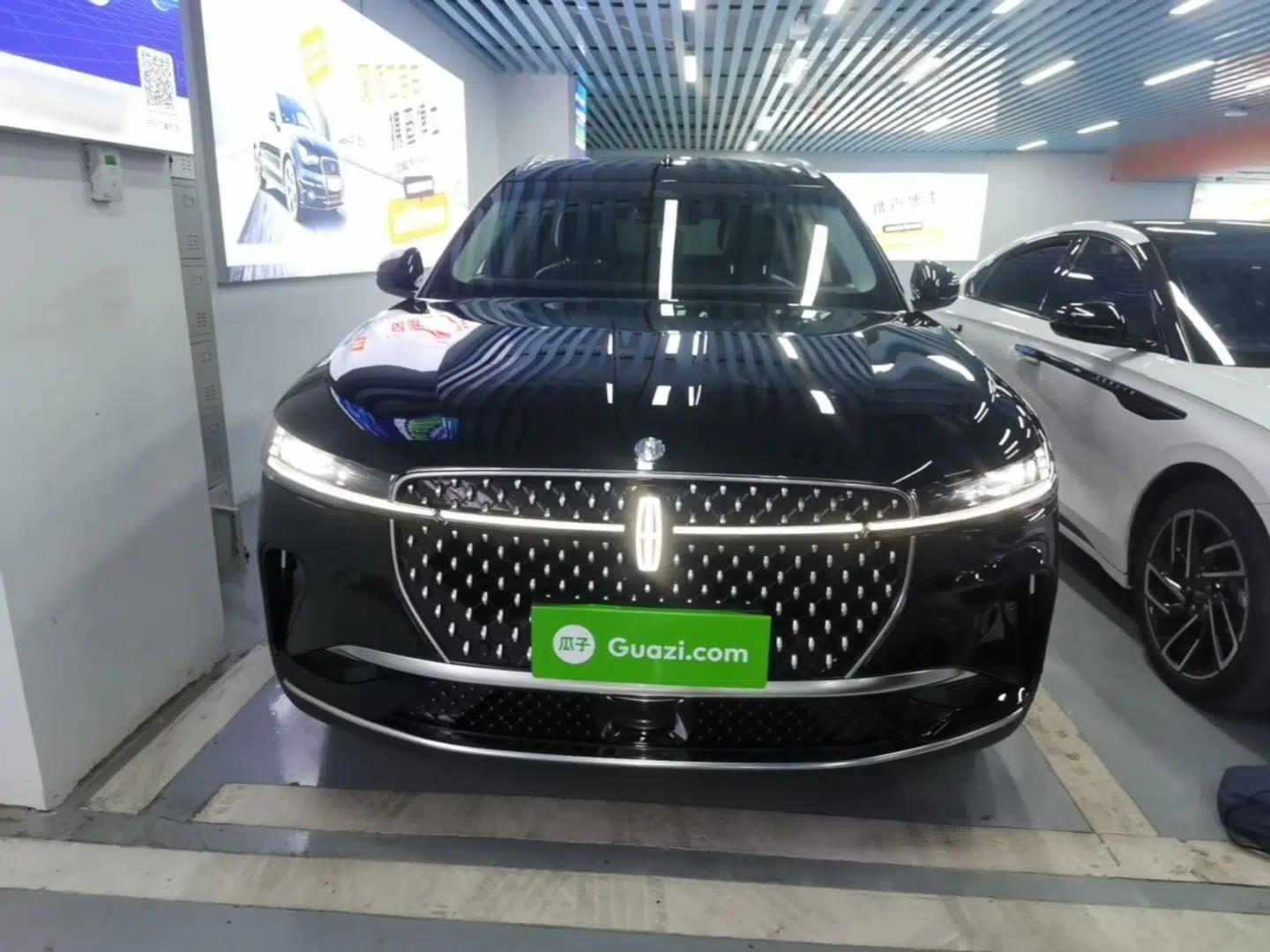 Lincoln Nautilus 2023 2.0T All-Wheel-Drive Luxury Edition — миниатюра 2