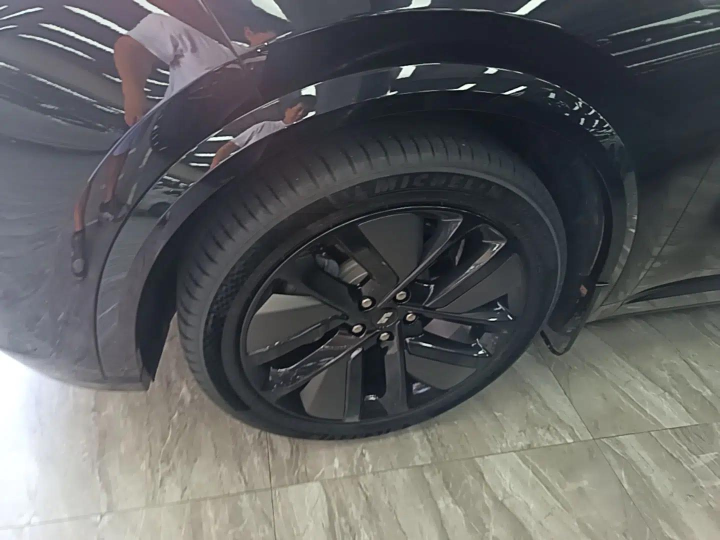 Li Auto L8 2025 Ultra Smart Refreshed Edition — миниатюра 10