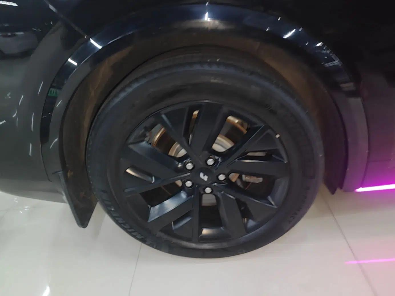 Li Auto L8 2023 Pro Model — миниатюра 11