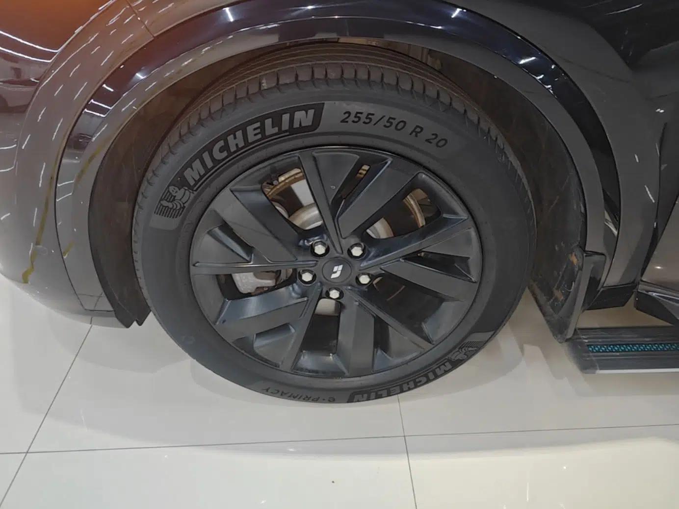 Li Auto L8 2023 Pro Model — миниатюра 10