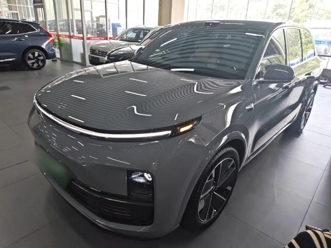 Li Auto L8 2025 Max Smart Refresh Edition — миниатюра 1