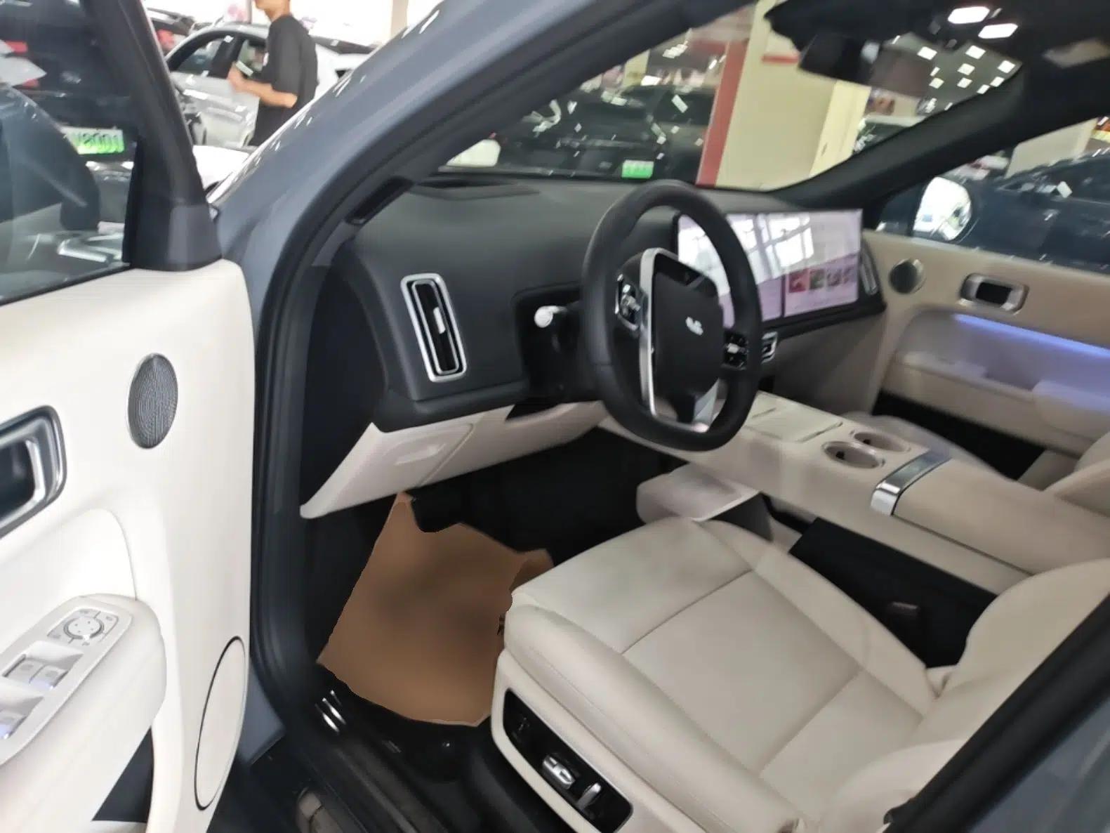 Li Auto L8 2025 Max Smart Refresh Edition — миниатюра 23