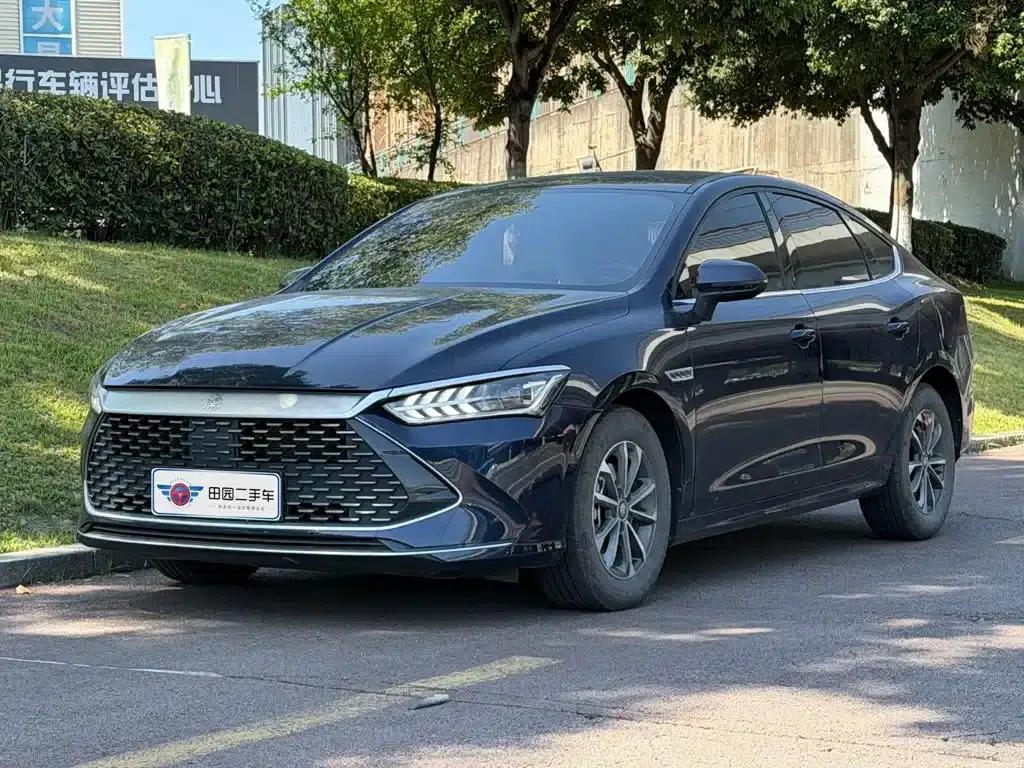Qin PLUS 2024 Glory Edition DM-i 55KM Leading Model — миниатюра 1