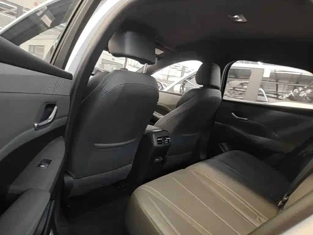 Qin PLUS 2025 DM-i Smart Driving Edition 128KM Progressive Model — миниатюра 17