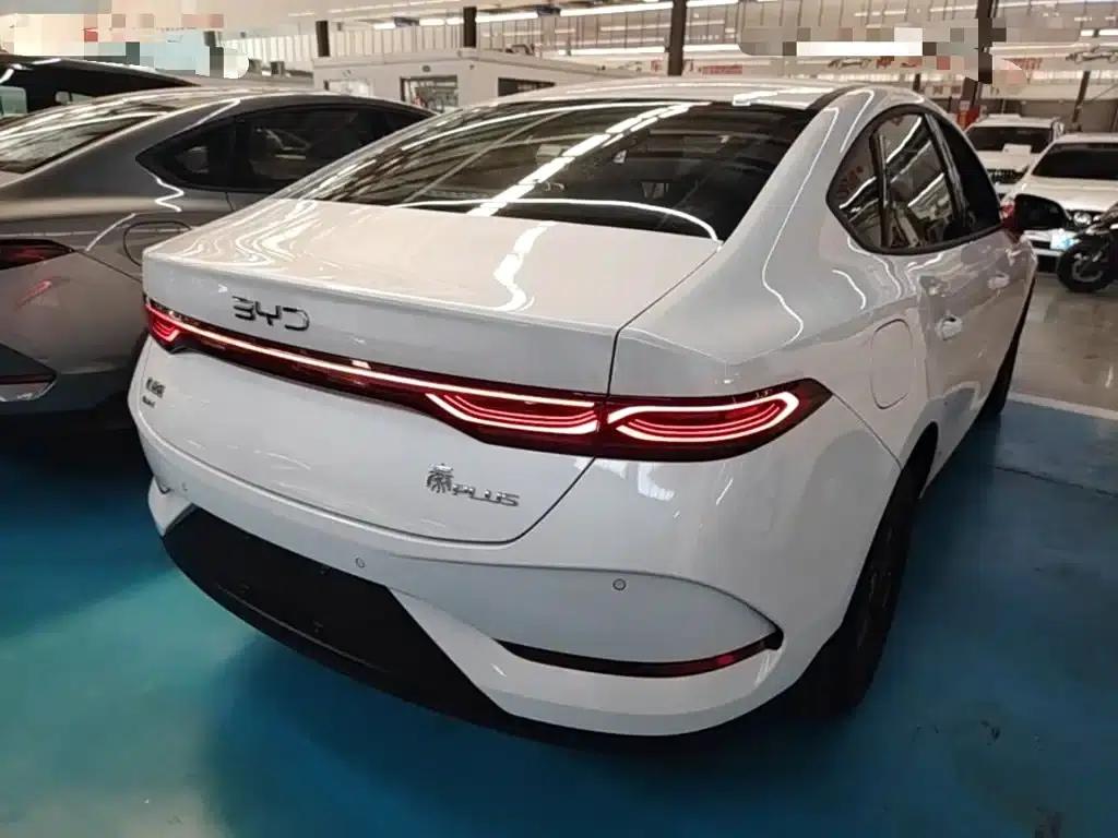 Qin PLUS 2025 DM-i Smart Driving Edition 128KM Progressive Model — миниатюра 7
