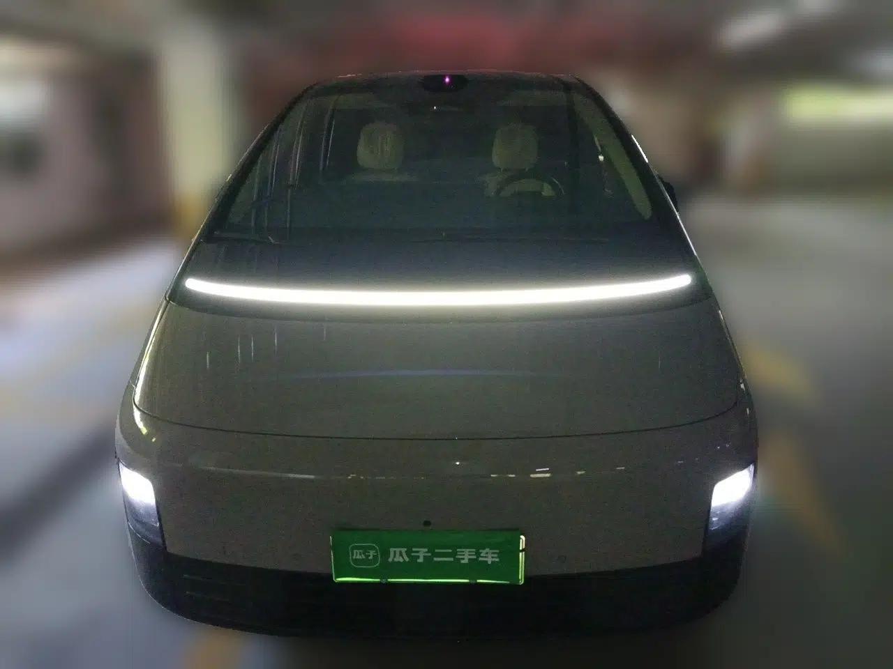 Li Auto MEGA 2025 Home Family Special Edition — миниатюра 2