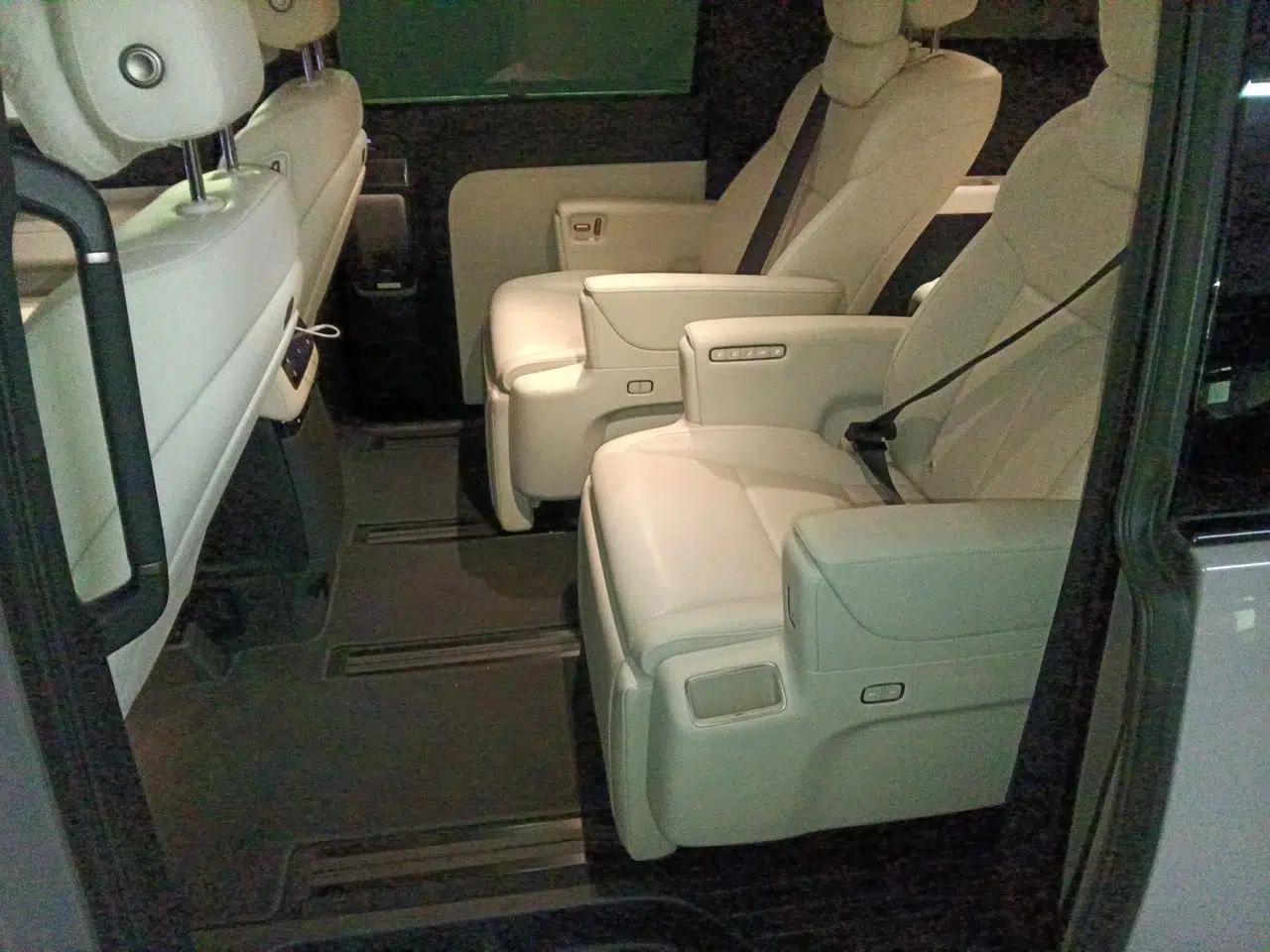 Li Auto MEGA 2025 Home Family Special Edition — миниатюра 17