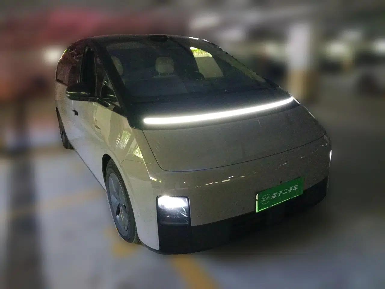 Li Auto MEGA 2025 Home Family Special Edition — миниатюра 3