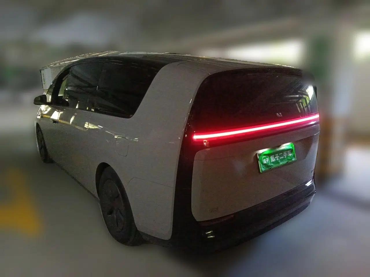 Li Auto MEGA 2025 Home Family Special Edition — миниатюра 4