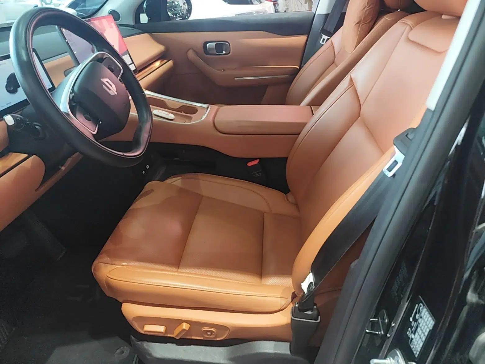 Leapmotor C16 2026 Extended-Range 280 LiDAR Zhizun Edition 6 Seats — миниатюра 17