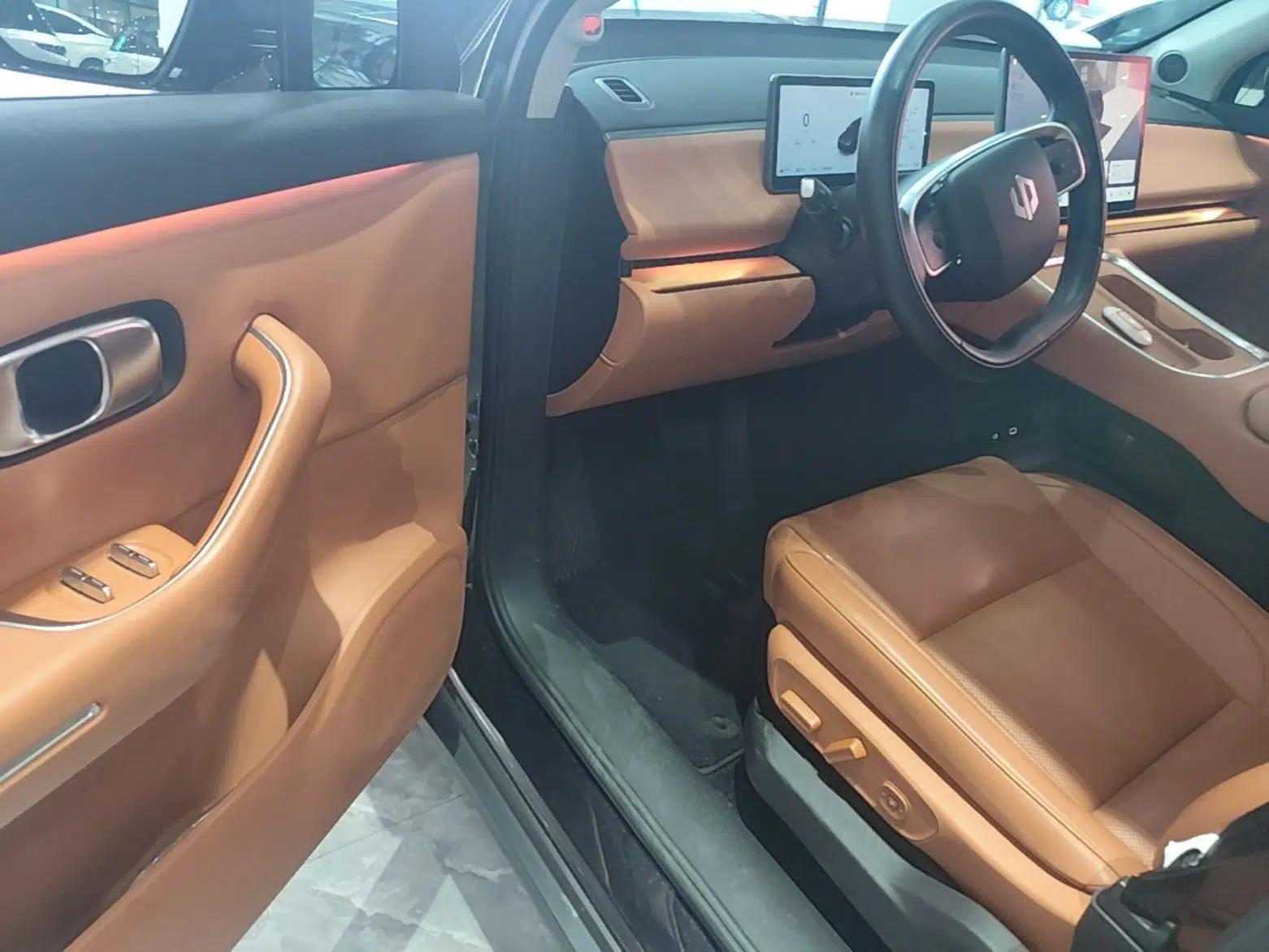 Leapmotor C16 2026 Extended-Range 280 LiDAR Zhizun Edition 6 Seats — миниатюра 18