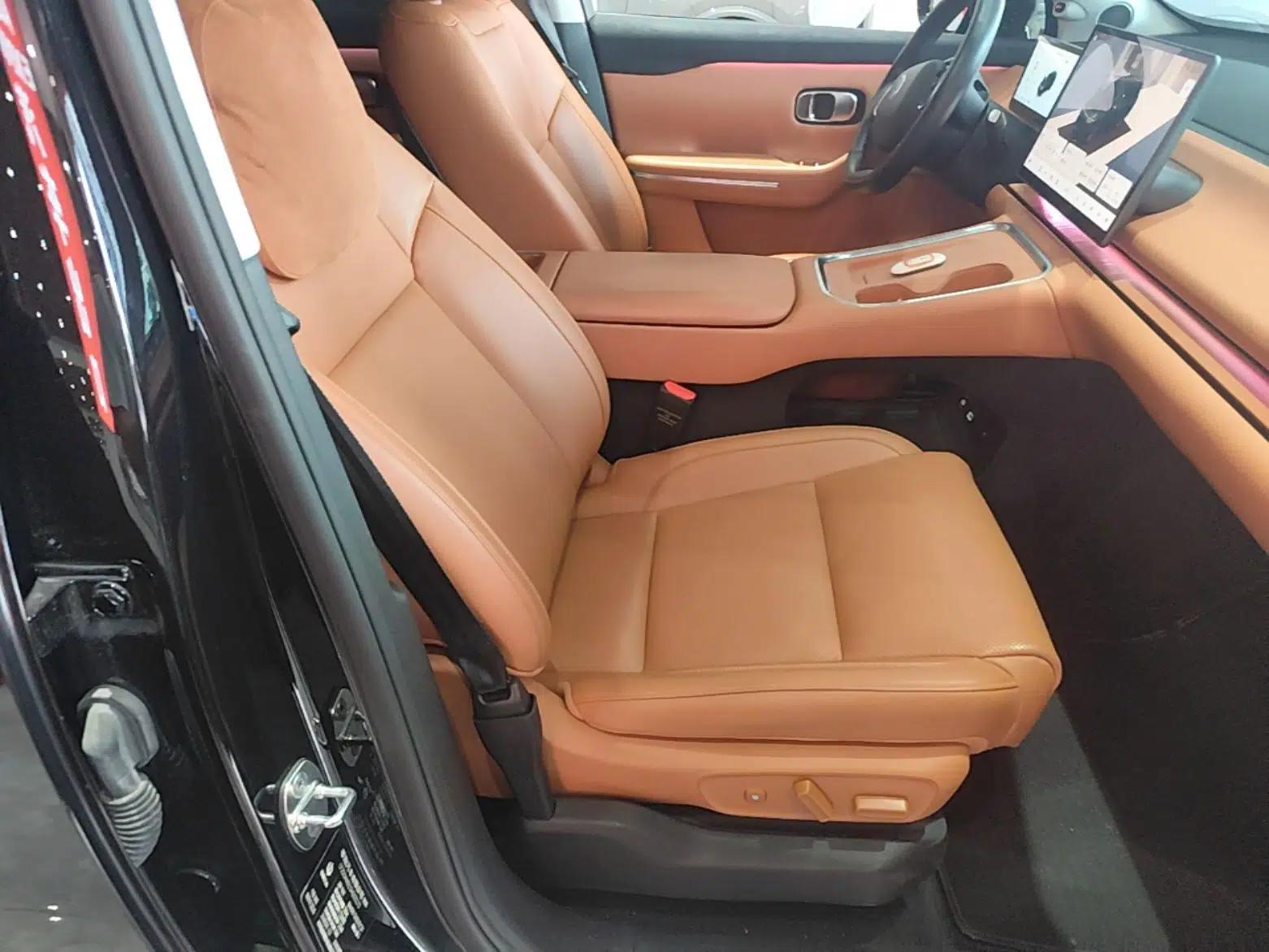 Leapmotor C16 2026 Extended-Range 280 LiDAR Zhizun Edition 6 Seats — миниатюра 19
