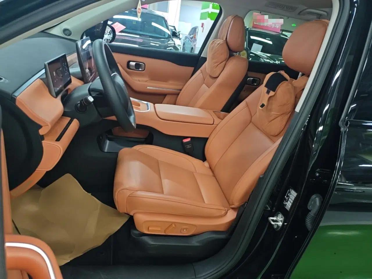 Leapmotor C16 2026 Extended-Range 280 LiDAR Zhizun Edition 6 Seats — миниатюра 17