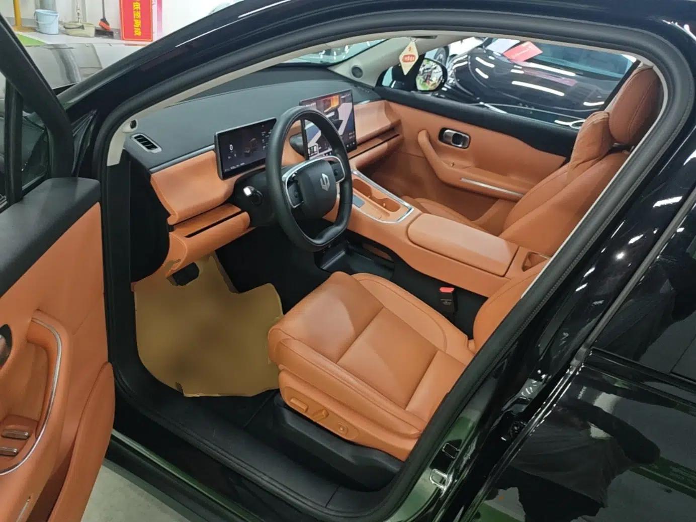 Leapmotor C16 2026 Extended-Range 280 LiDAR Zhizun Edition 6 Seats — миниатюра 18