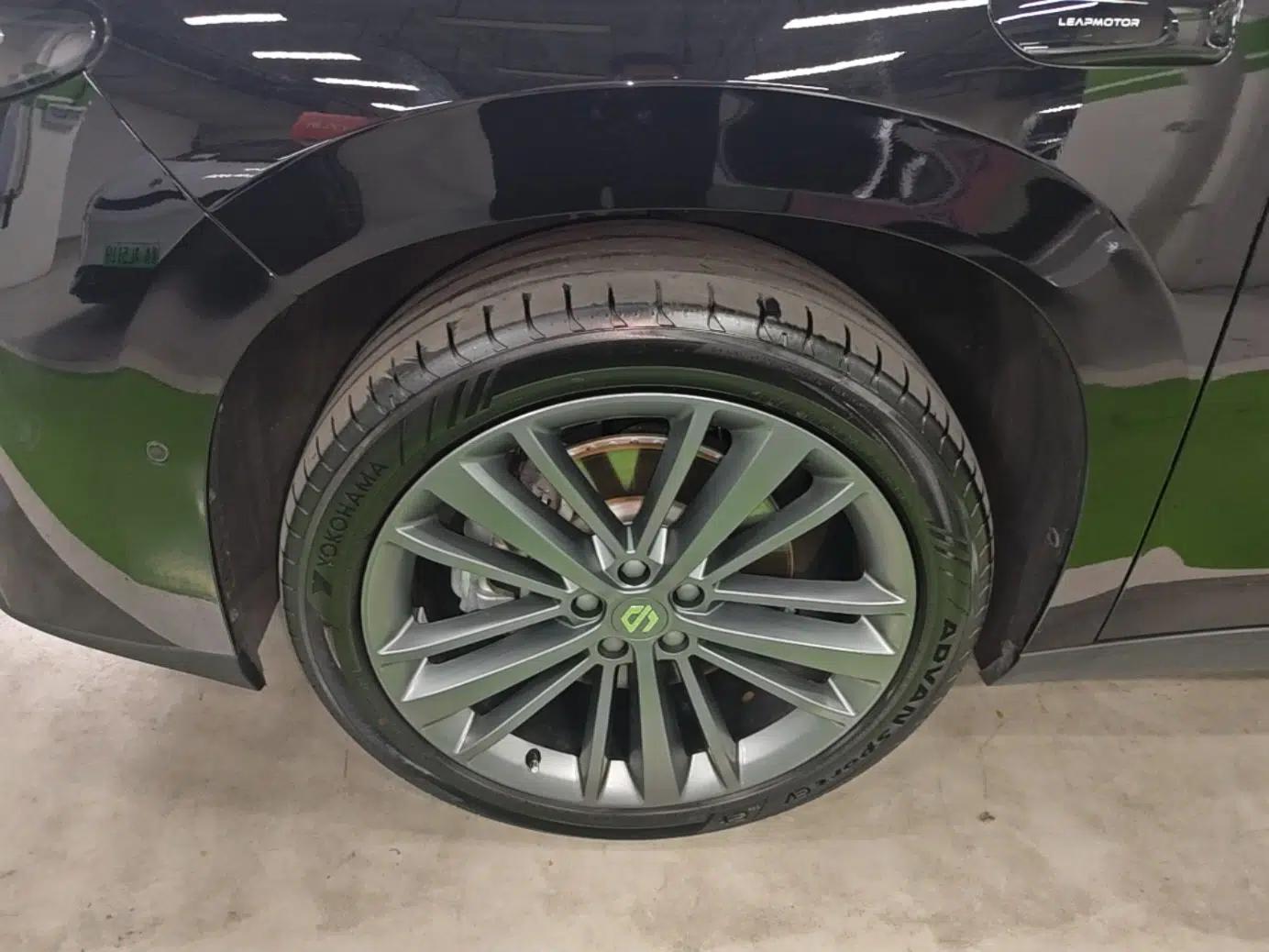 Leapmotor C16 2026 Extended-Range 280 LiDAR Zhizun Edition 6 Seats — миниатюра 10