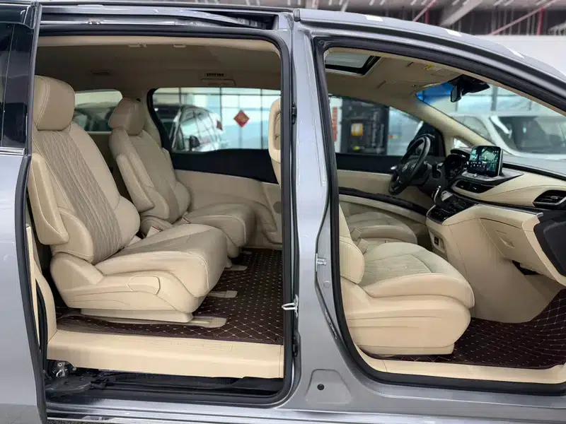 Buick GL8 2023 Land Business Class 2.0T Luxury Edition — миниатюра 15