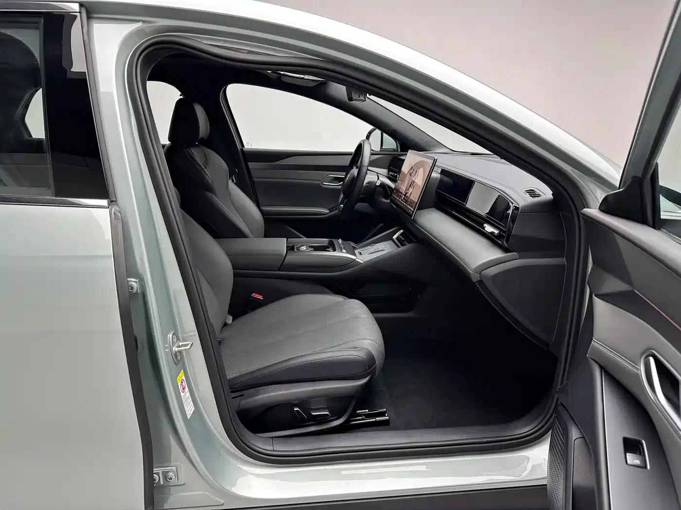 Qin L 2025 EV 545KM Premium Edition — миниатюра 11