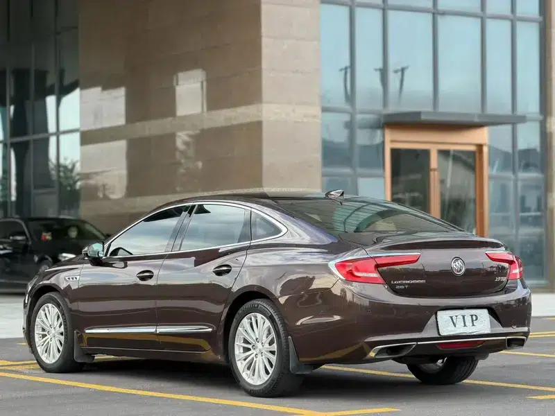 Buick LaCrosse 2018 28T Elite — миниатюра 4