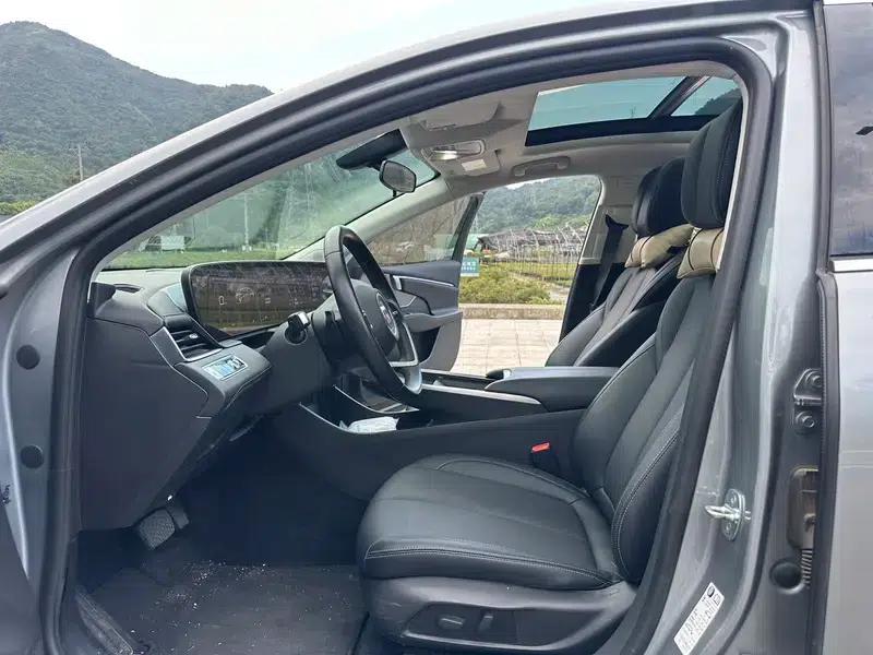 Buick LaCrosse 2023 28T Automatic Premium Edition — миниатюра 10
