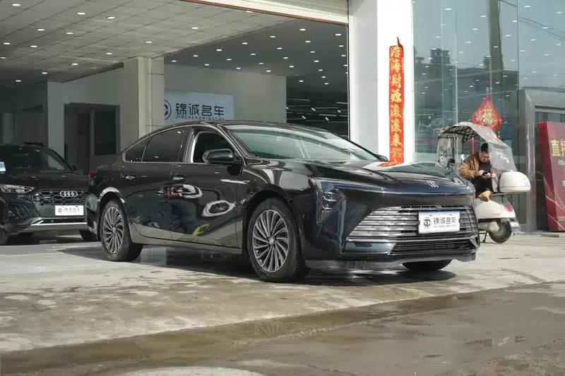 Buick LaCrosse 2023 28T Automatic Premium Edition — миниатюра 3