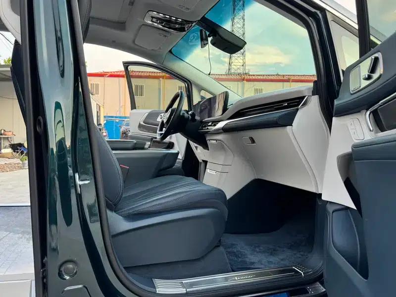 Century 2023 2.0T Four-Seat Luxury Edition — миниатюра 14