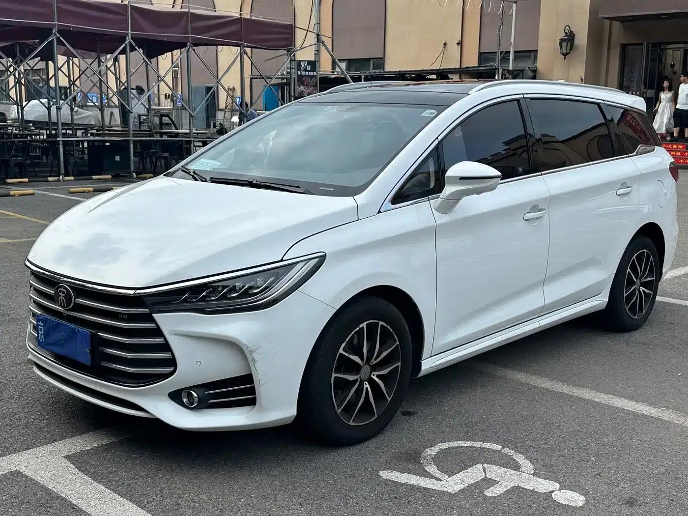 Song MAX 2017 1.5T Automatic Intelligent Premium 7-seater — миниатюра 1