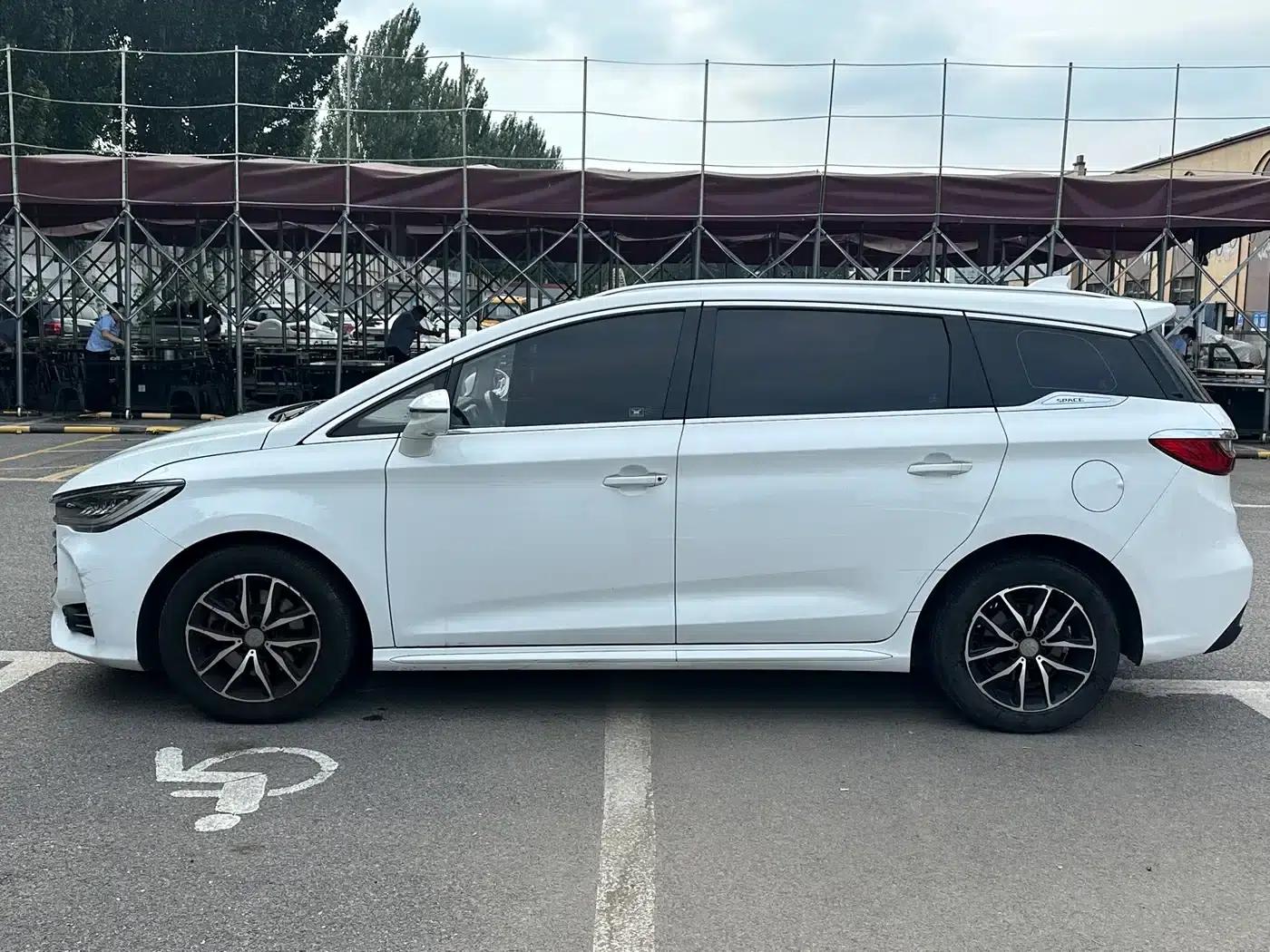 Song MAX 2017 1.5T Automatic Intelligent Premium 7-seater — миниатюра 7