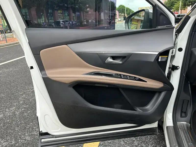 Peugeot 5008 2017 380THP 7-seater Luxury GT Edition — миниатюра 10