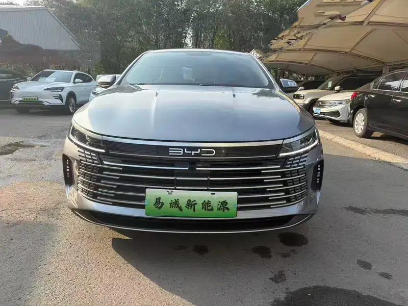 Qin PLUS DM 2023 DM-i Champion Edition 55KM Leading Model — миниатюра 2