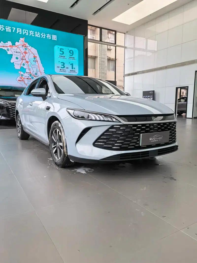 Qin PLUS DM 2025 Intelligent Driving Edition DM-i 120KM Superior Model — миниатюра 2
