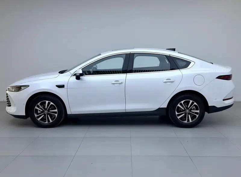 Qin PLUS DM 2025 Intelligent Driving Edition DM-i 120KM Superior Model — миниатюра 4